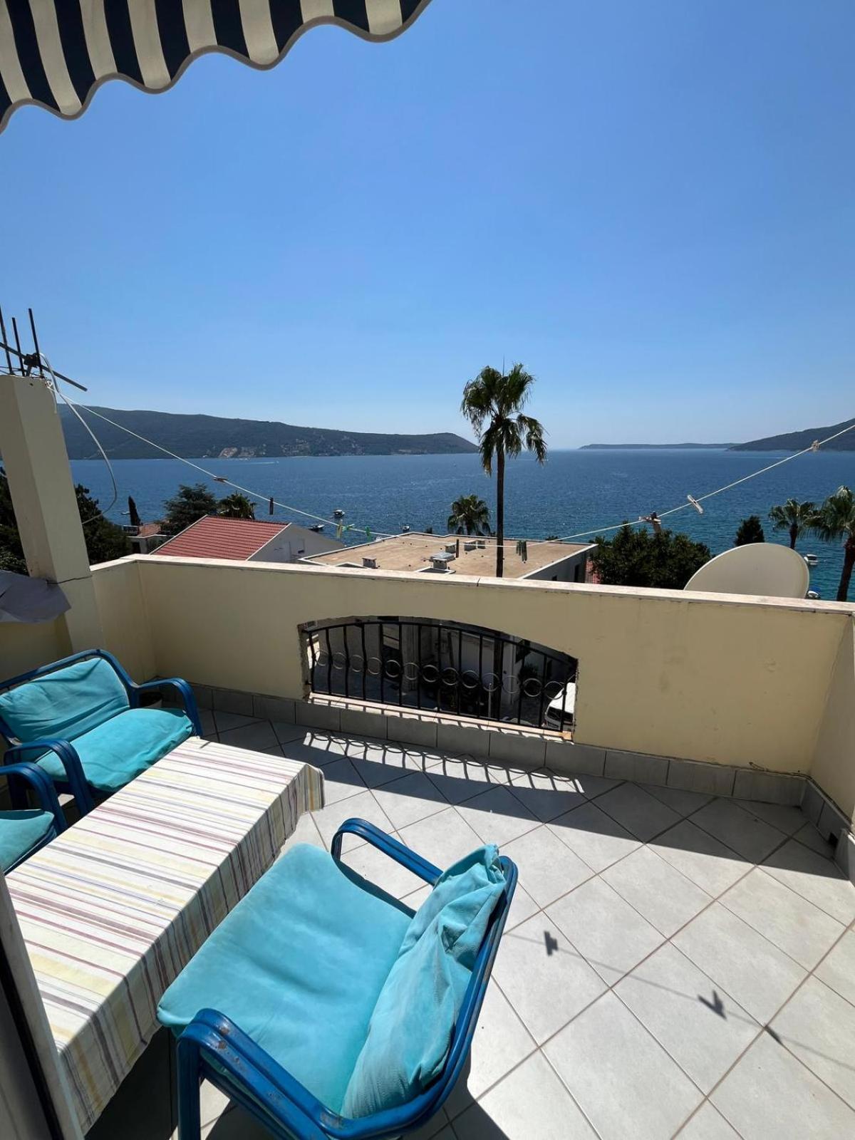 Apartman Savina - 100M Od Mora Apartment Herceg Novi Exterior photo